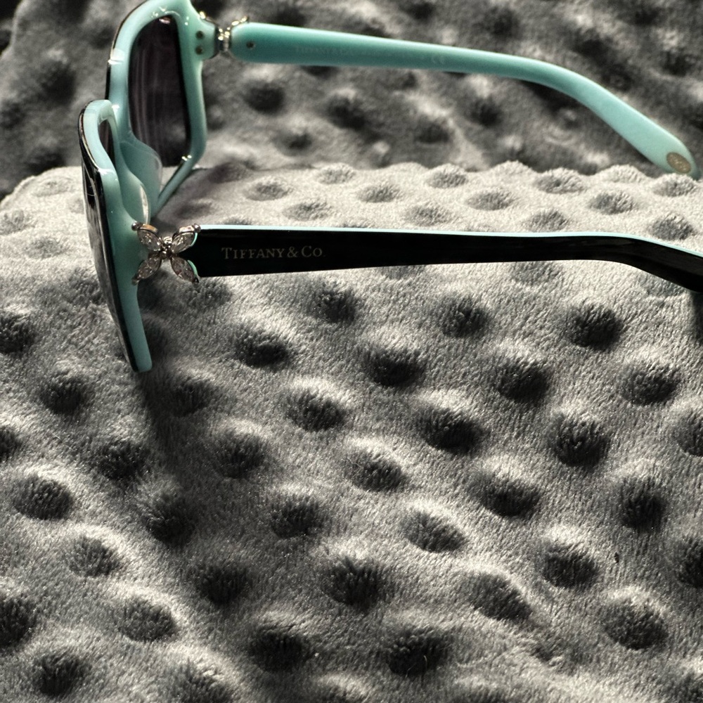 Authentic Tiffany & Co. Rectangle Sunglasses - Picture 4 of 15